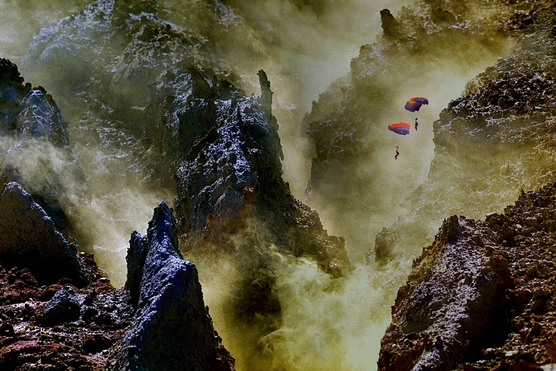 409 - SAILING AT THE CANYON - CHIAN TSUN-HSIUNG - taiwan.jpg